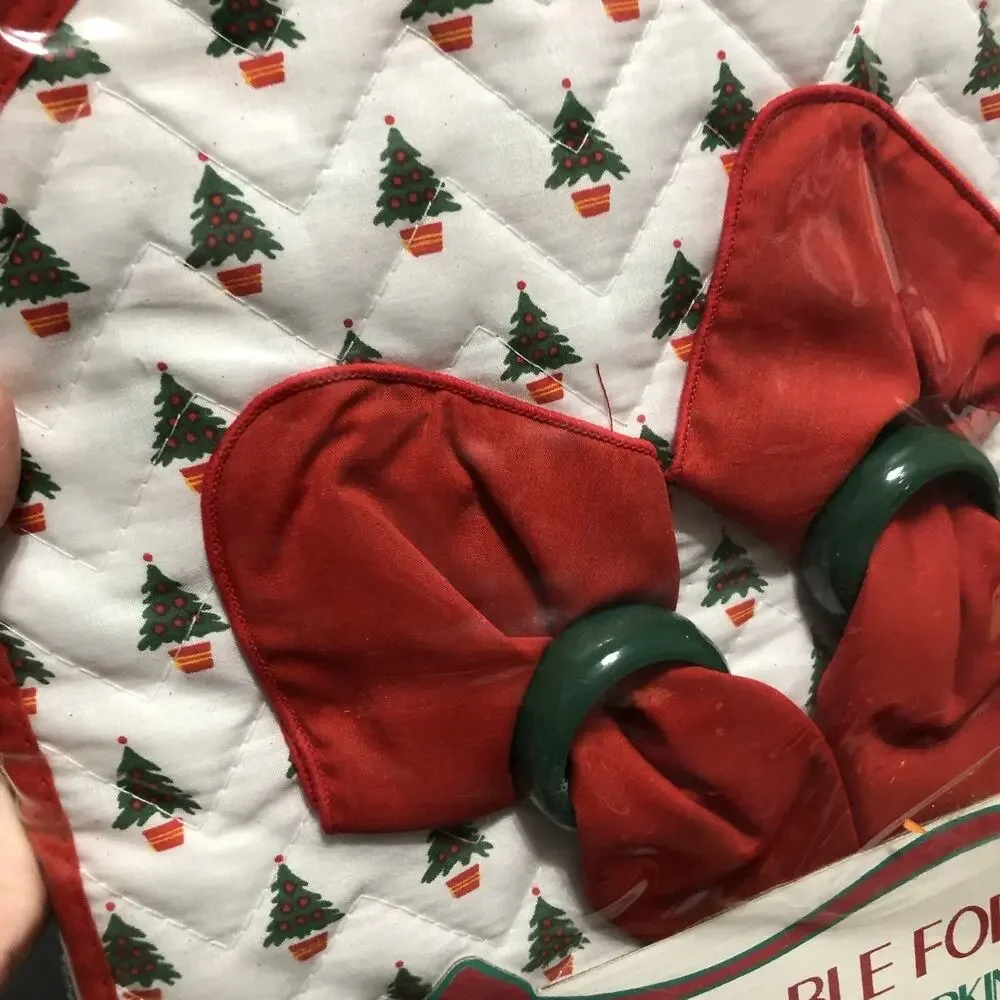 Christmas Placemat Napkin Set By Matters Table for Four Red Green Vintage NEW